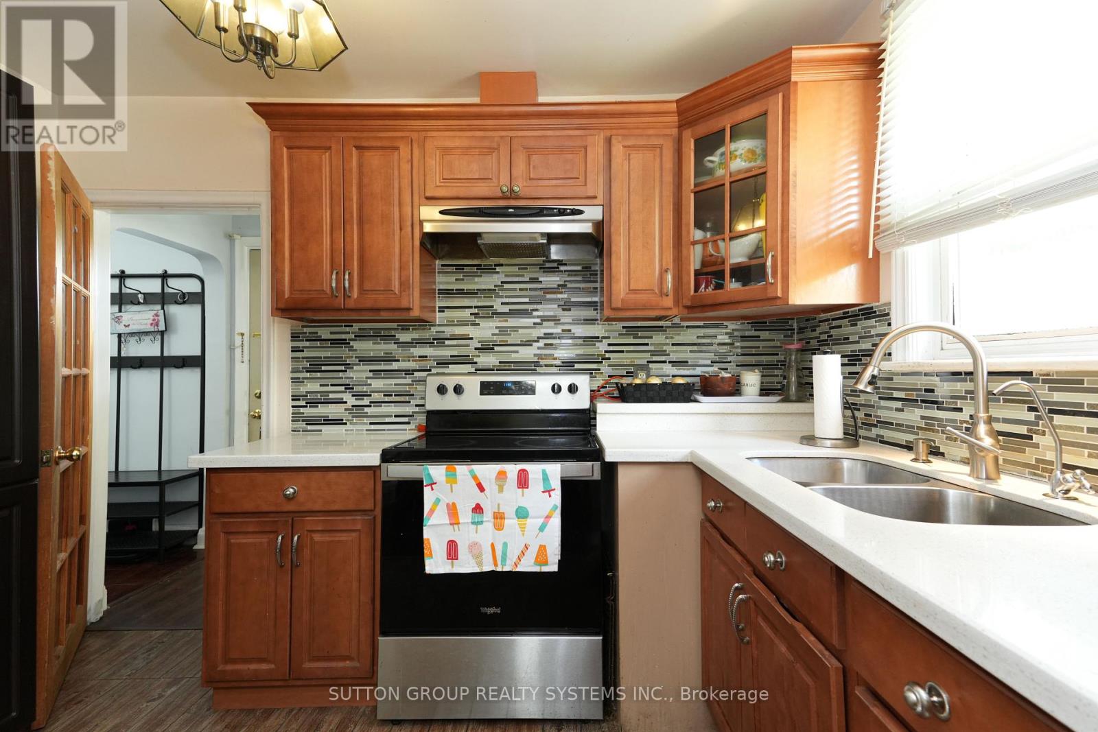 30 Silvercrest Avenue, Toronto, Ontario  M8W 2S4 - Photo 5 - W12529290