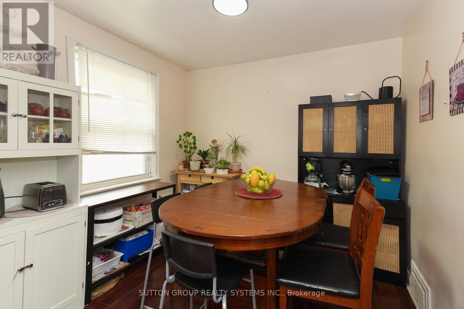 30 Silvercrest Avenue, Toronto, Ontario  M8W 2S4 - Photo 6 - W12529290