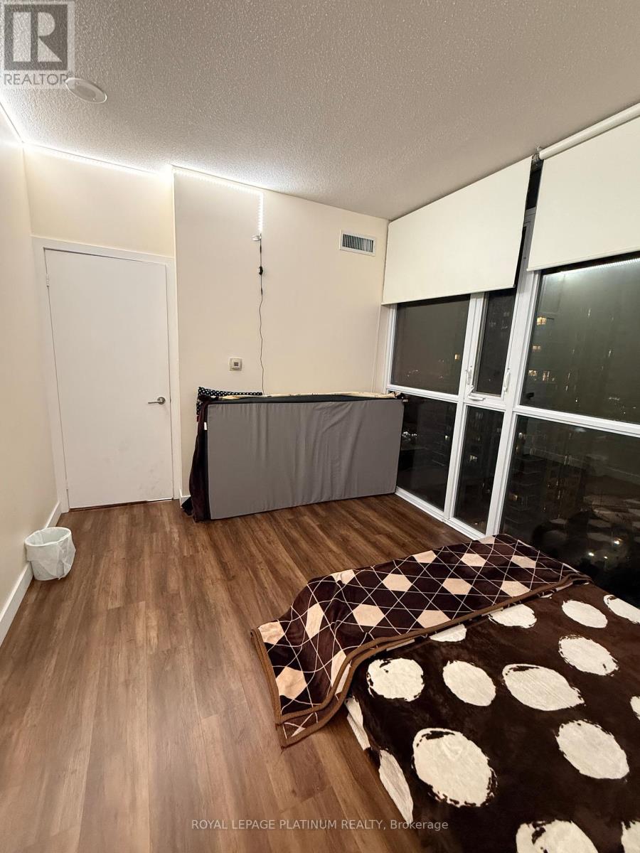 1806 - 4065 Brickstone Mews, Mississauga, Ontario  L5B 0G3 - Photo 11 - W12529292