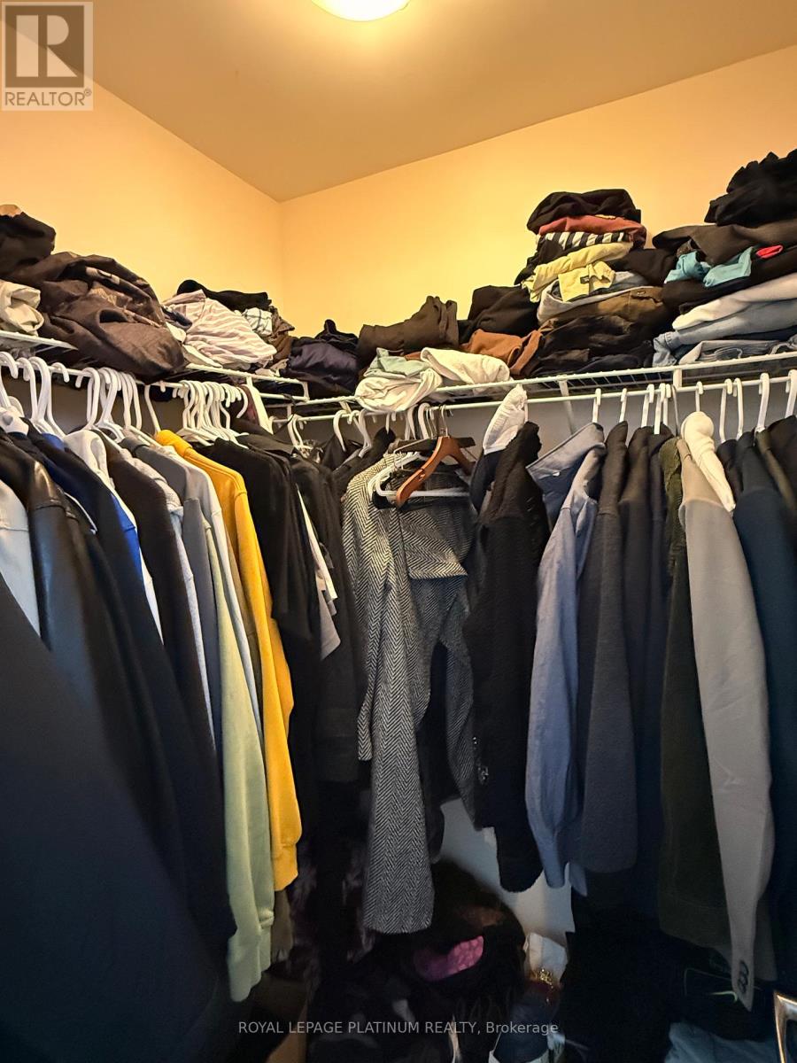 1806 - 4065 Brickstone Mews, Mississauga, Ontario  L5B 0G3 - Photo 9 - W12529292