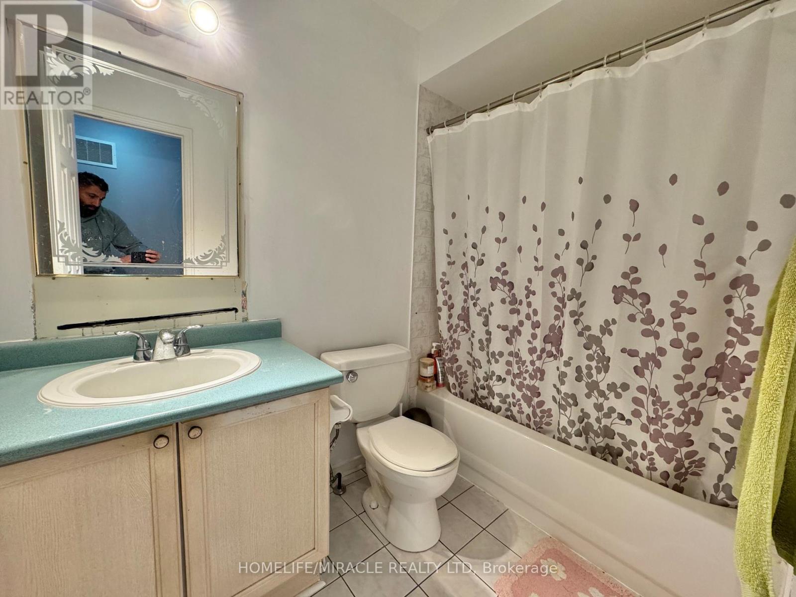 128 Jordan Drive, Orangeville, Ontario  L9W 4W4 - Photo 16 - W12529338