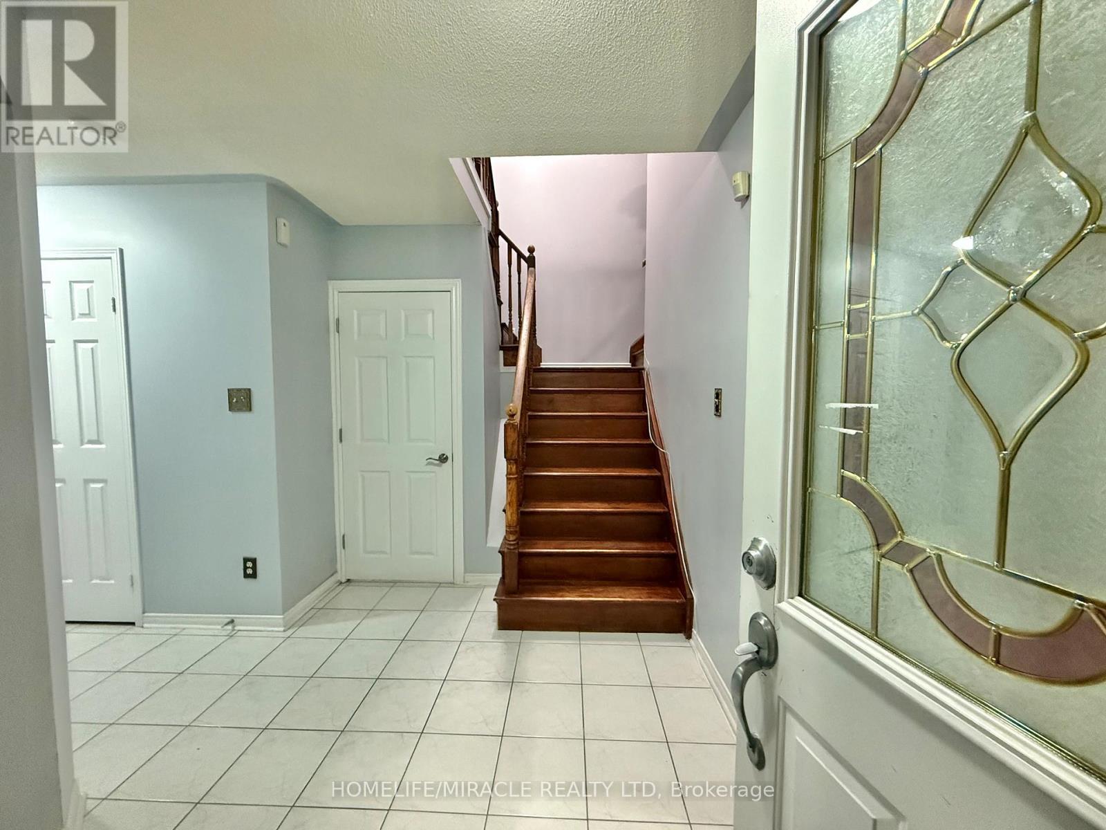 128 Jordan Drive, Orangeville, Ontario  L9W 4W4 - Photo 2 - W12529338