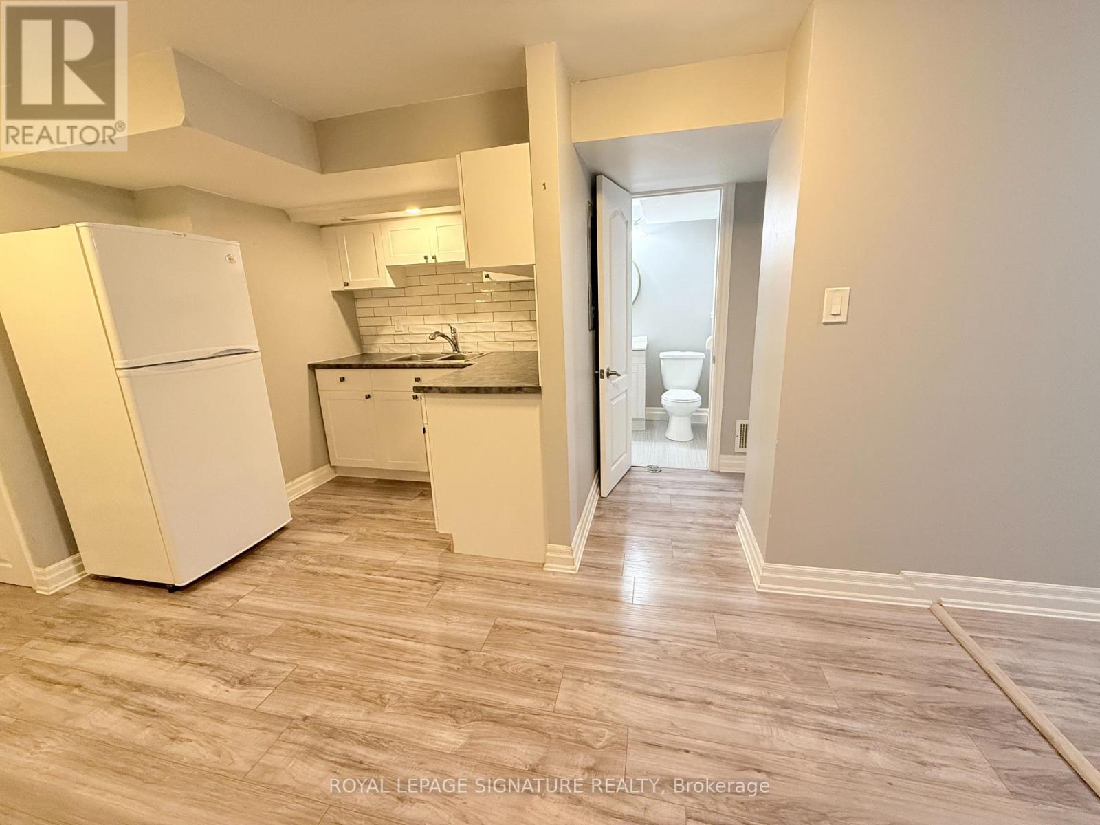 Bsmt - 28 Huntley Court, Brampton, Ontario  L6Z 1X8 - Photo 7 - W12529346