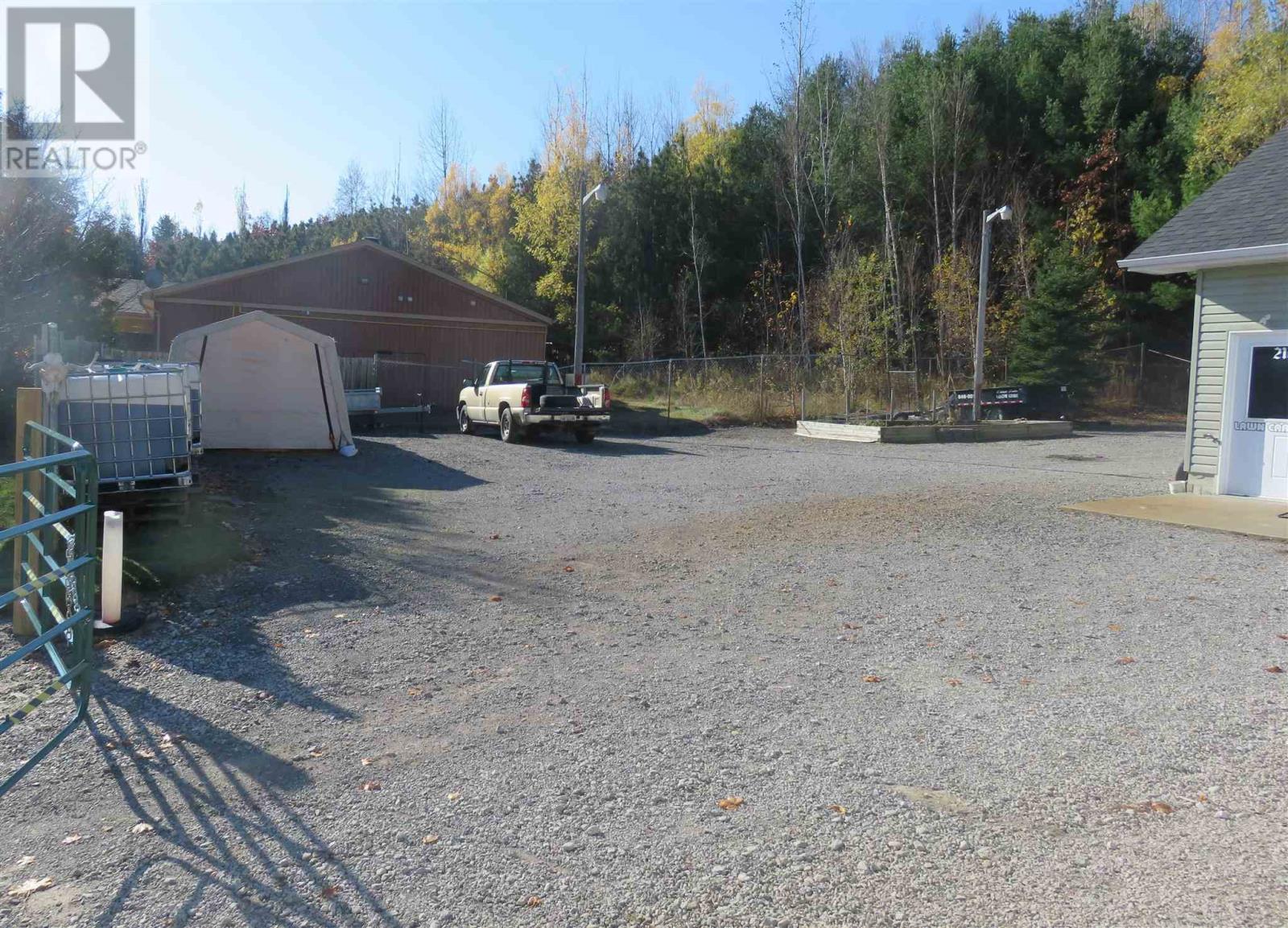 60 Hergott Ave, Elliot Lake, Ontario P5A 3A8 - Photo 4 - SM253227