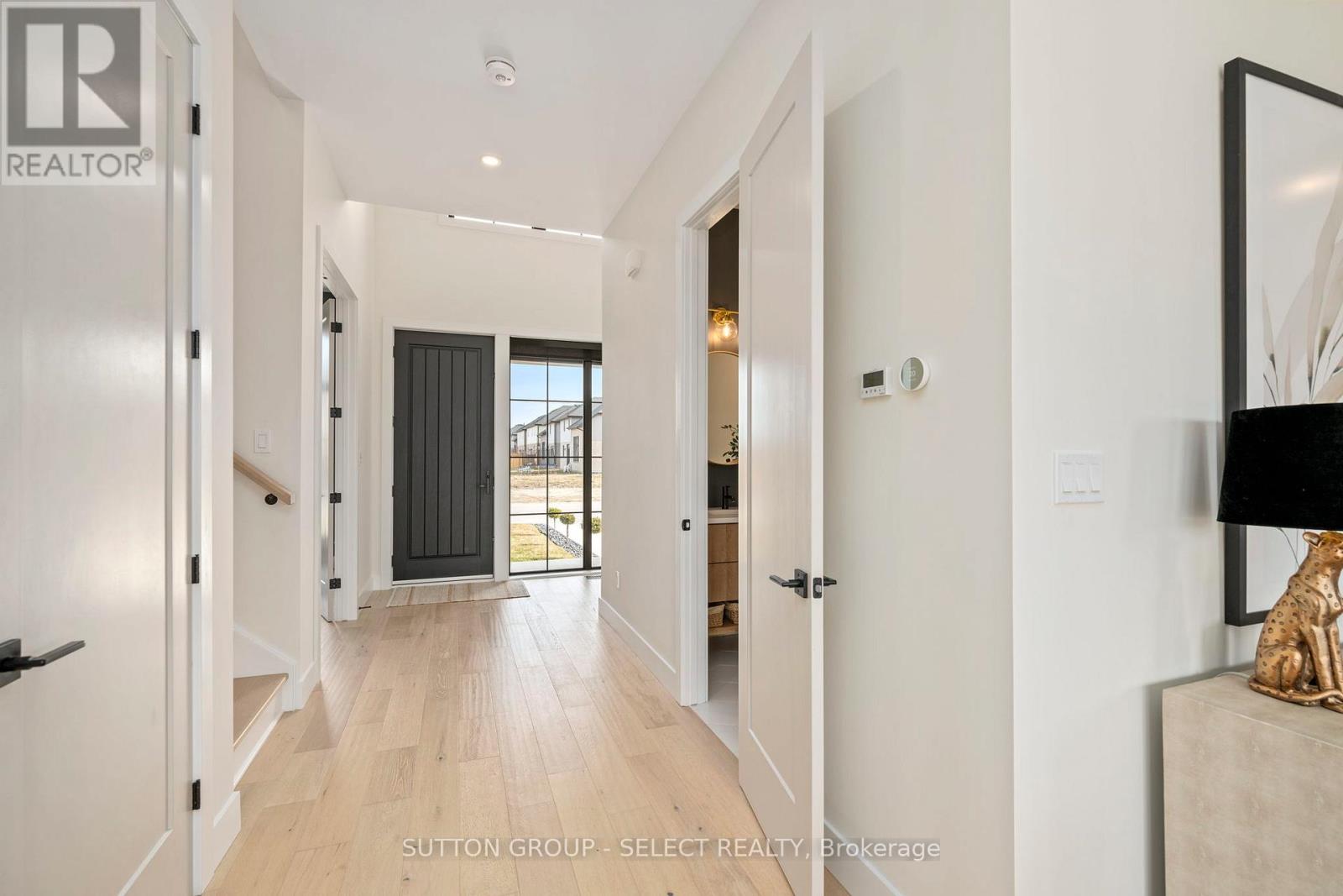 40 Royal Crescent, Southwold, Ontario  N5P 0G5 - Photo 11 - X12529424