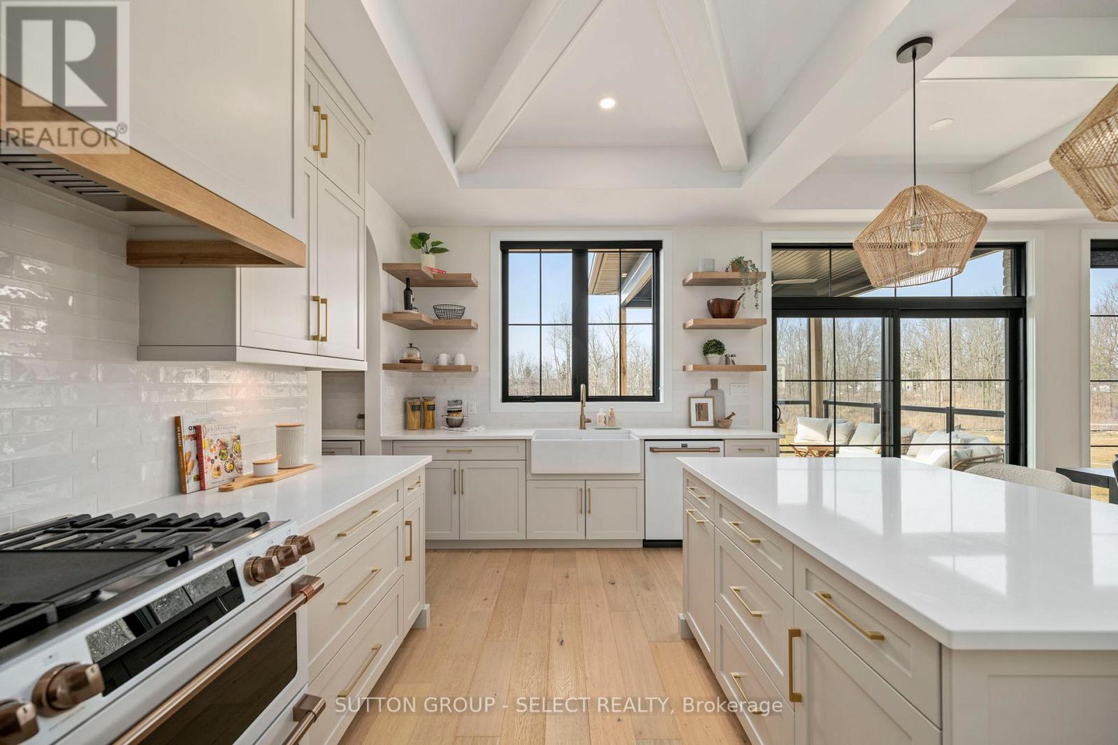 40 Royal Crescent, Southwold, Ontario  N5P 0G5 - Photo 18 - X12529424