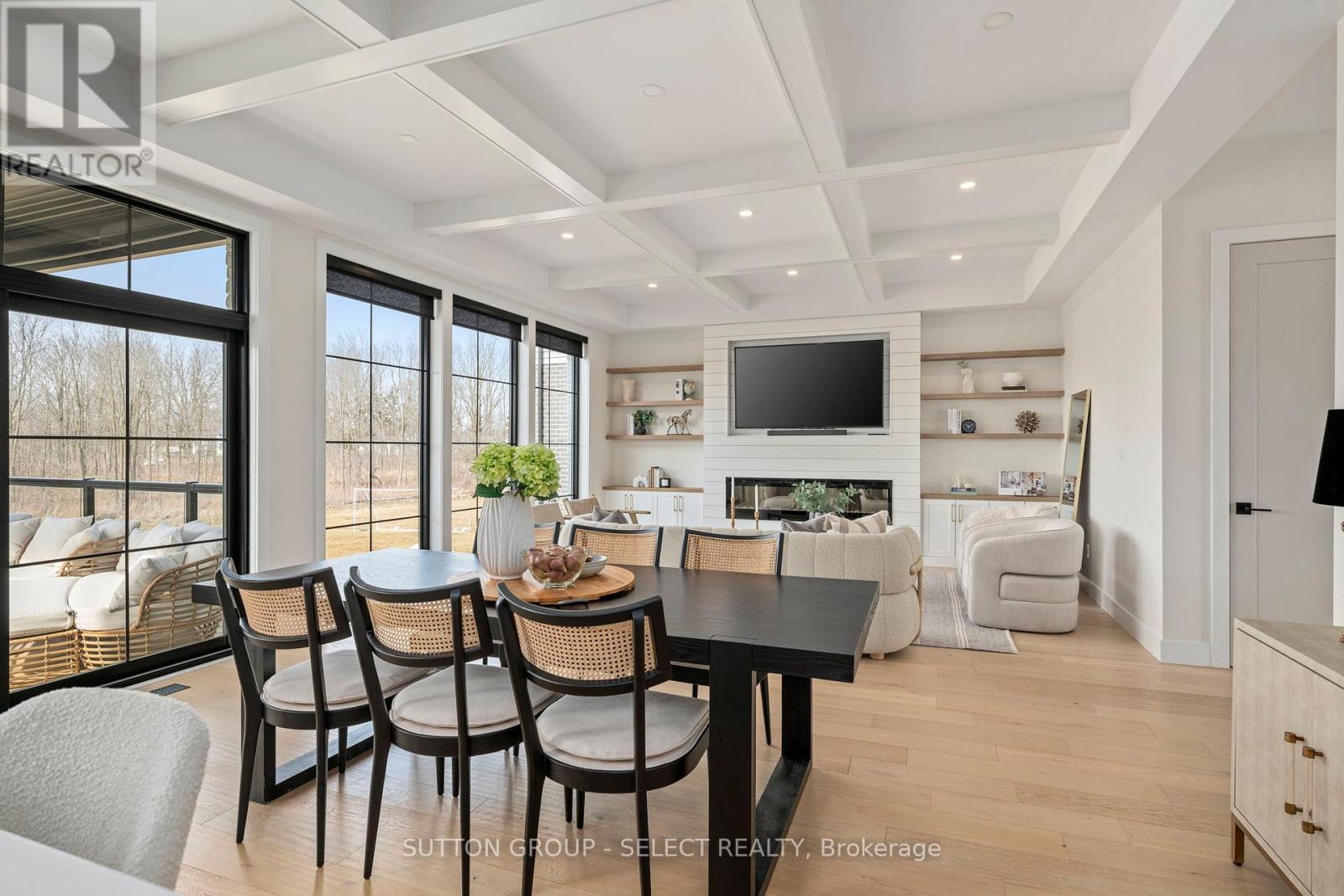 40 Royal Crescent, Southwold, Ontario  N5P 0G5 - Photo 25 - X12529424