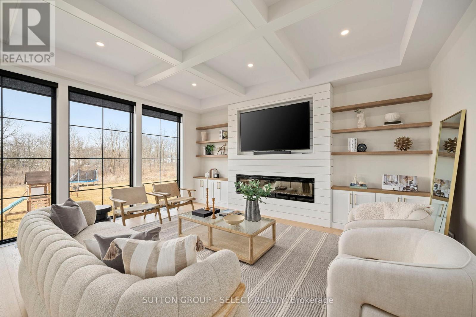 40 Royal Crescent, Southwold, Ontario  N5P 0G5 - Photo 26 - X12529424