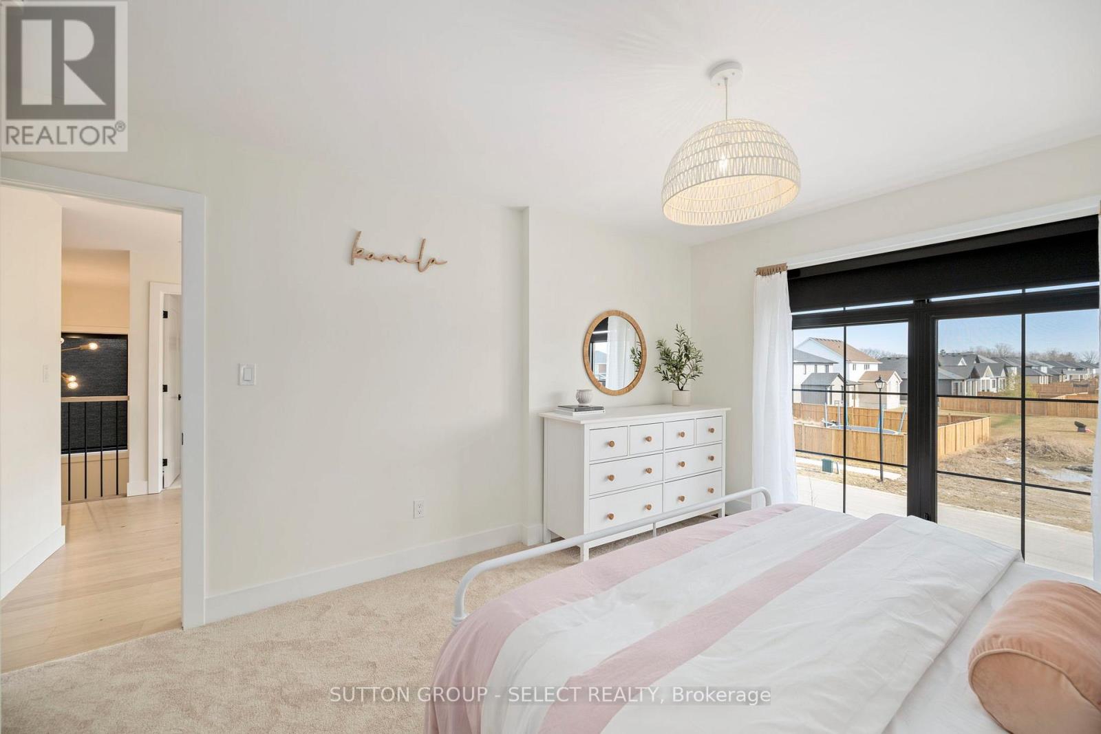 40 Royal Crescent, Southwold, Ontario  N5P 0G5 - Photo 38 - X12529424