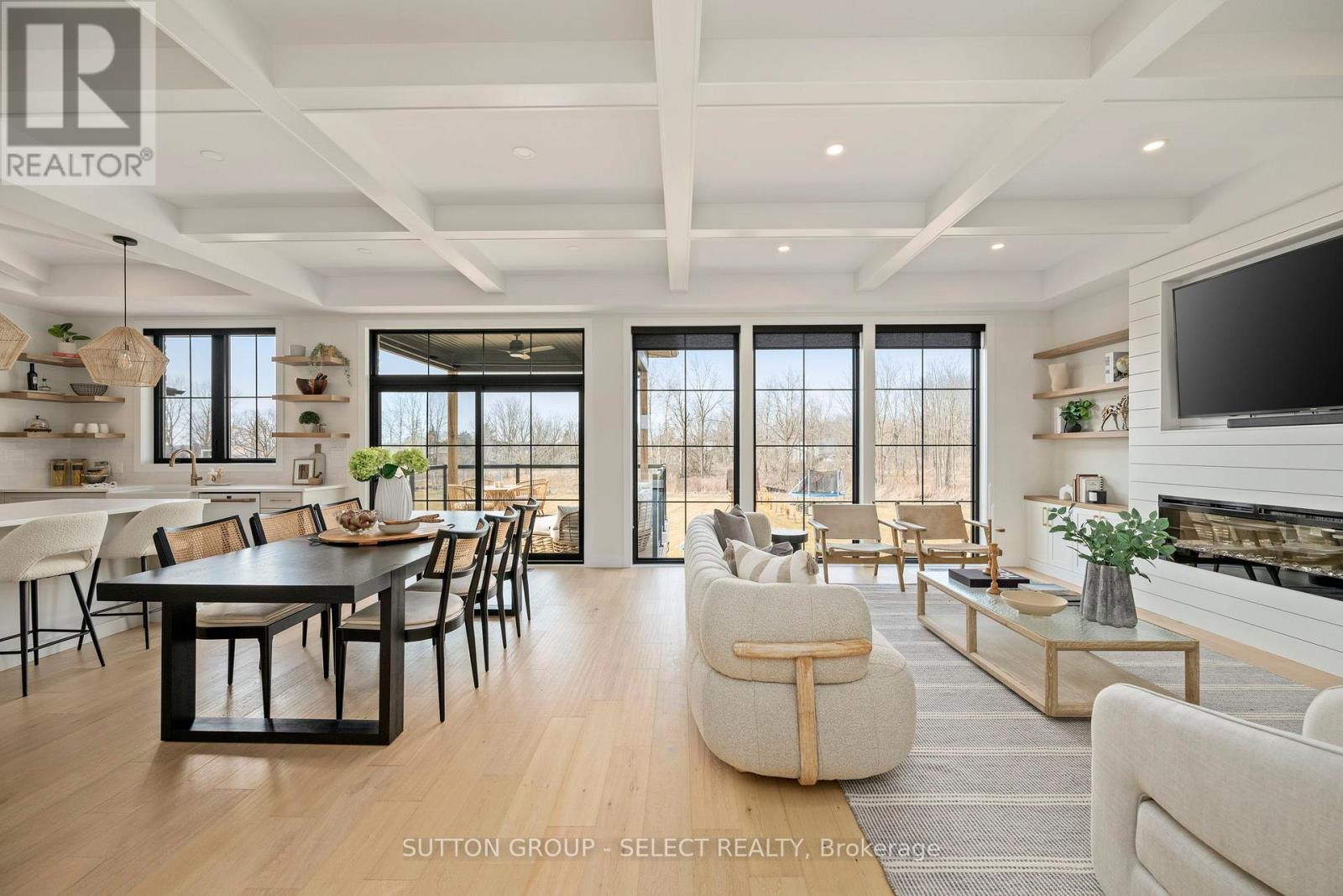 40 Royal Crescent, Southwold, Ontario  N5P 0G5 - Photo 9 - X12529424