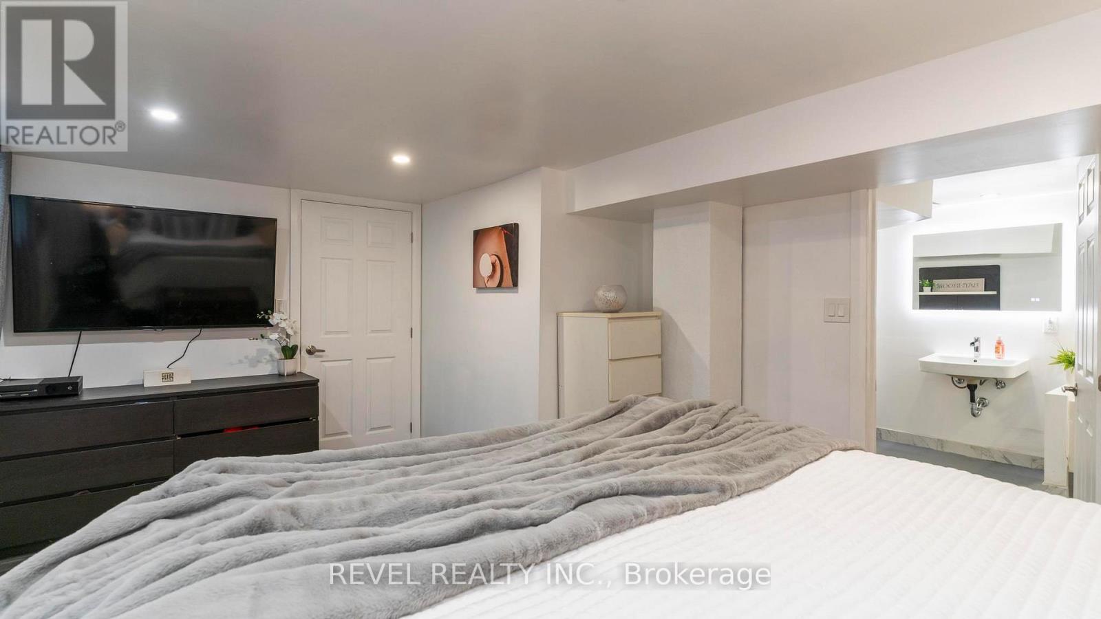 693 Queens Avenue, London East, Ontario  N5W 3H4 - Photo 33 - X12529462