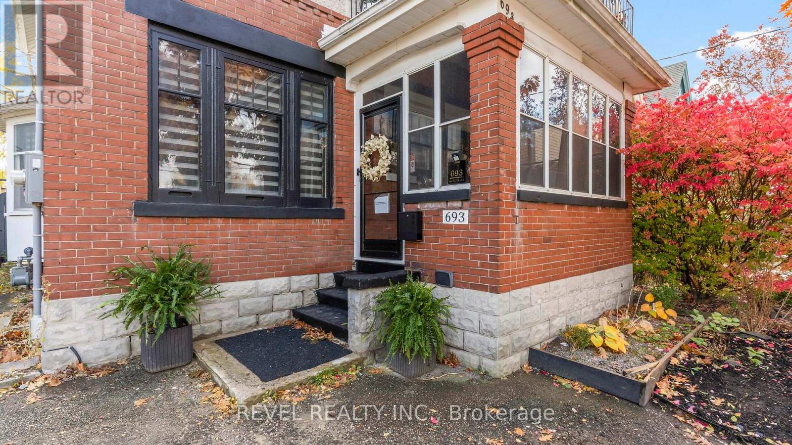 693 Queens Avenue, London East, Ontario  N5W 3H4 - Photo 4 - X12529462