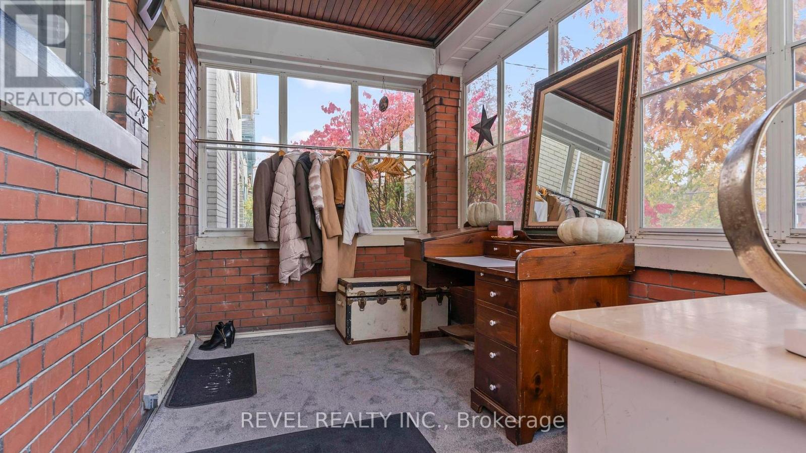 693 Queens Avenue, London East, Ontario  N5W 3H4 - Photo 5 - X12529462