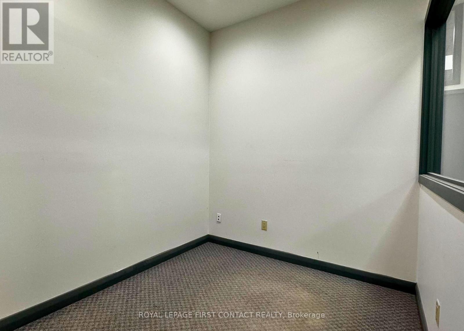 102 - 135 Bayfield Street, Barrie, Ontario  L4M 3B3 - Photo 17 - S12235542