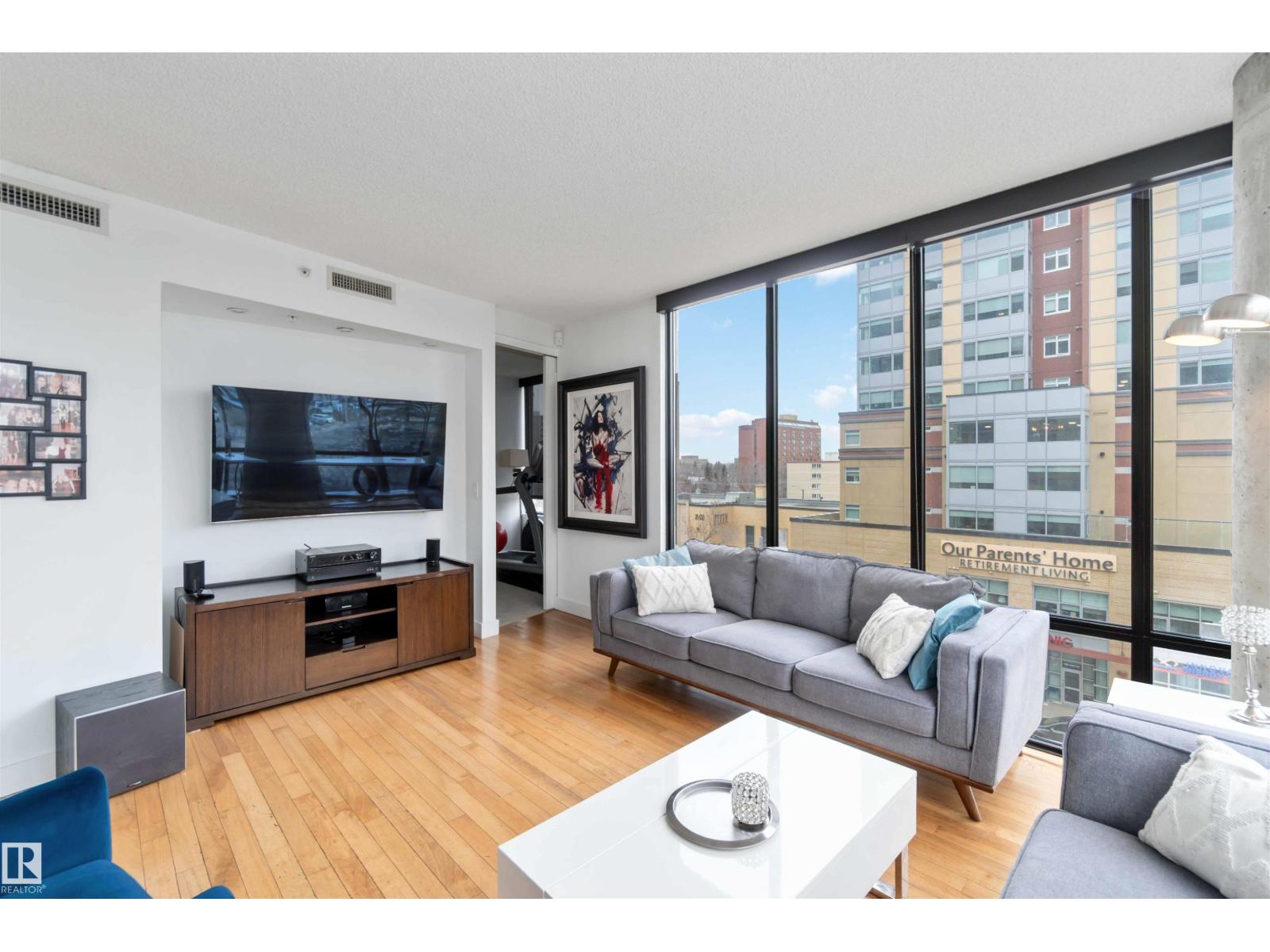 #504 10028 119 St Nw, Edmonton, Alberta  T5K 1Y8 - Photo 2 - E4465300