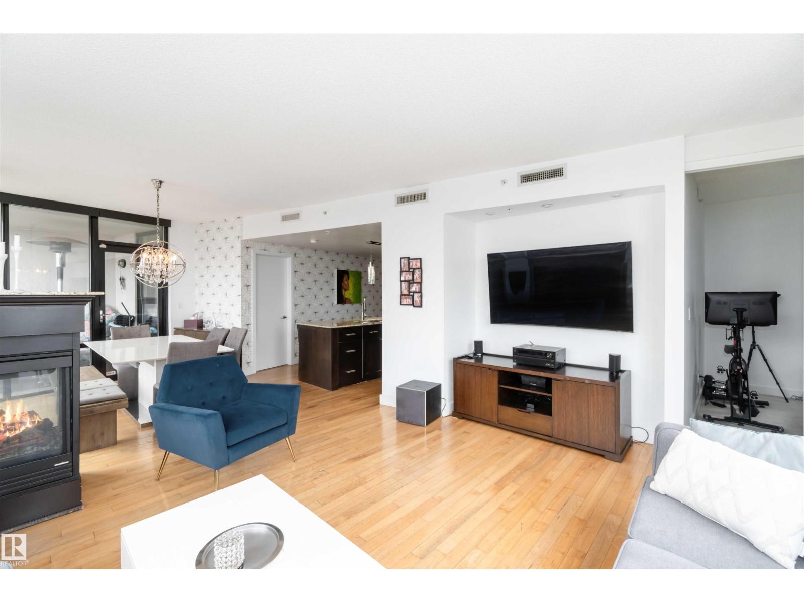 #504 10028 119 St Nw, Edmonton, Alberta  T5K 1Y8 - Photo 5 - E4465300