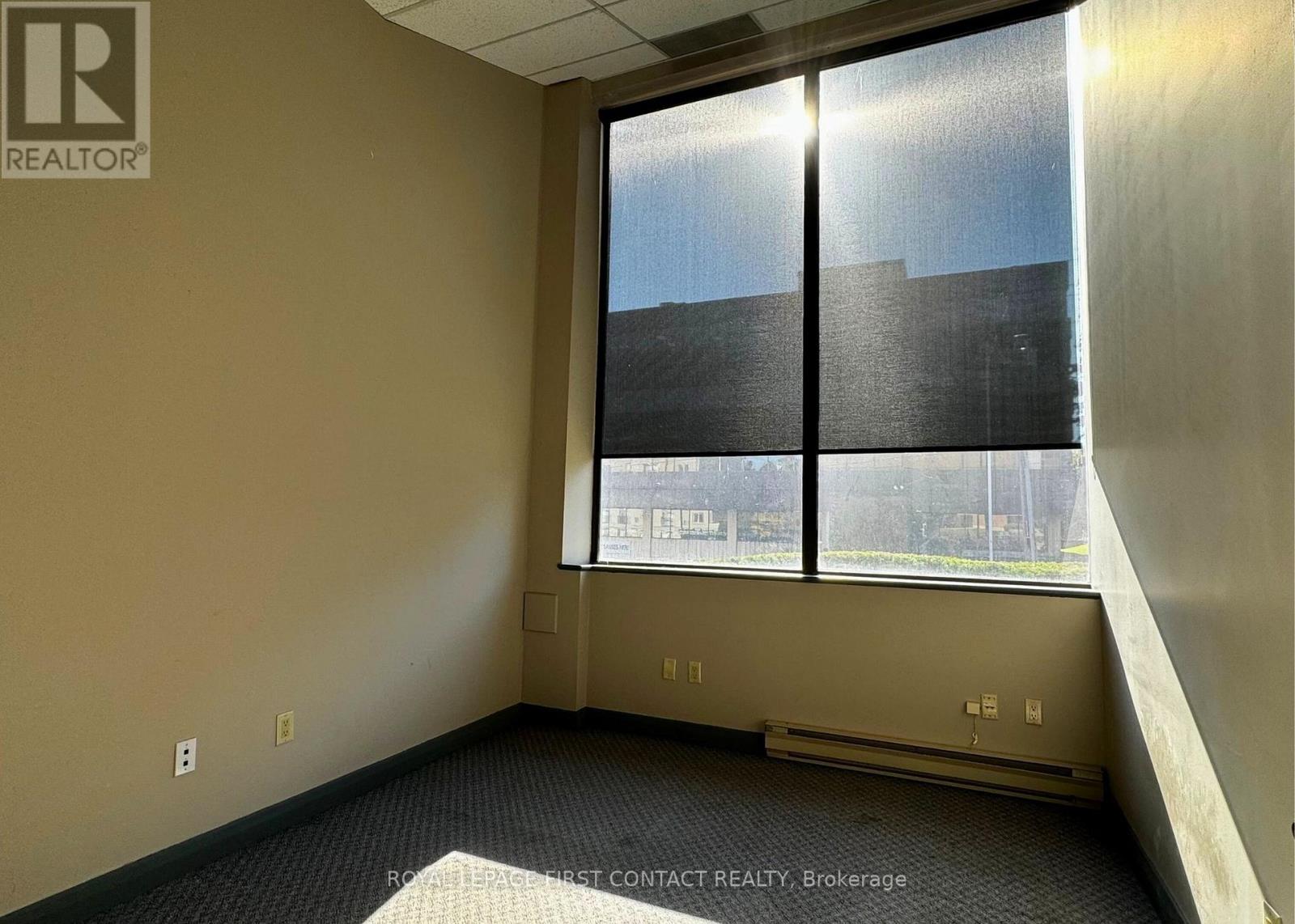 102 - 135 Bayfield Street, Barrie, Ontario  L4M 3B3 - Photo 8 - S12235542