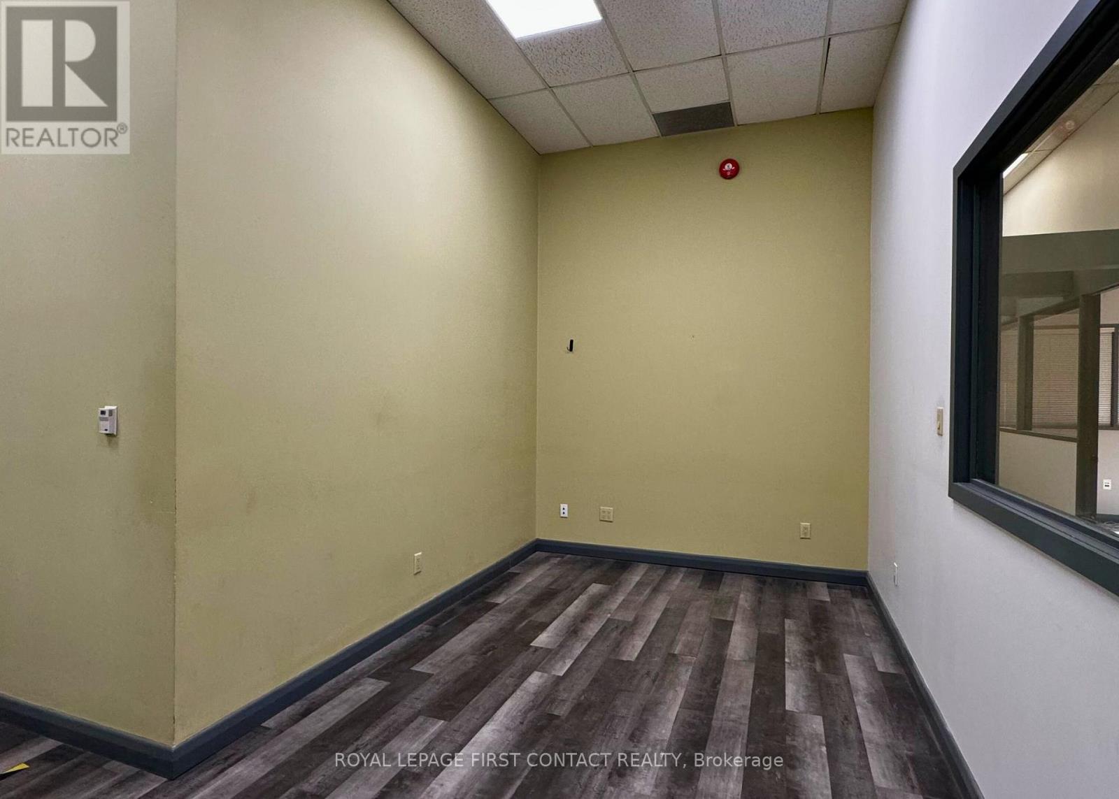 102 - 135 Bayfield Street, Barrie, Ontario  L4M 3B3 - Photo 11 - S12235542