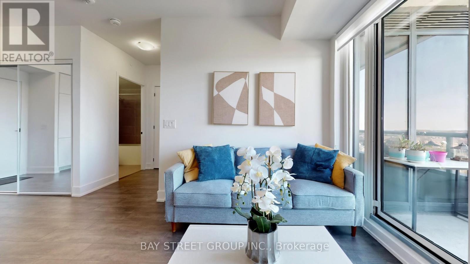 710 - 2450 Old Bronte Road E, Oakville, Ontario  L6M 5P6 - Photo 10 - W12437069