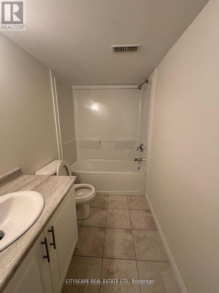 11 - 10 Dufferin Street, Norwich, Ontario  N0J 1P0 - Photo 18 - X12529192