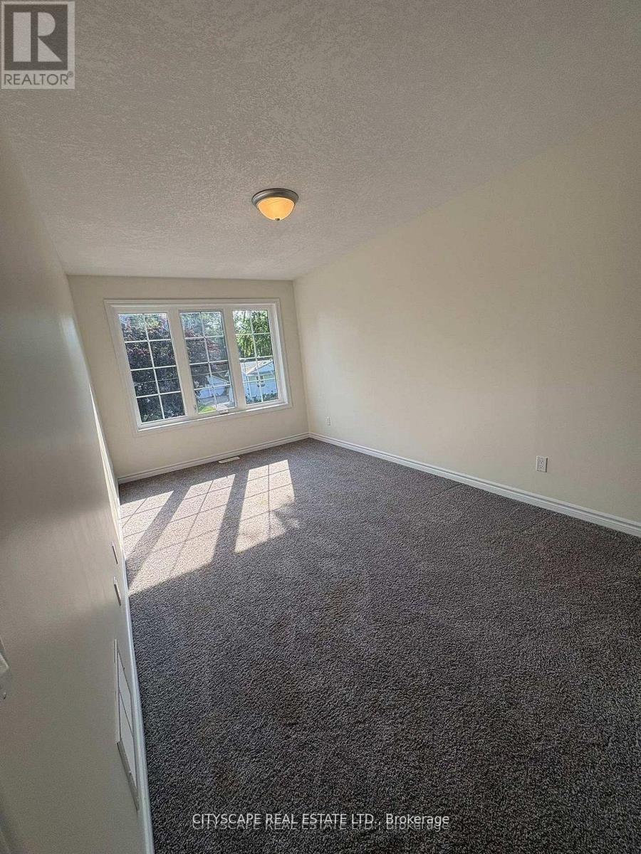 11 - 10 Dufferin Street, Norwich, Ontario  N0J 1P0 - Photo 6 - X12529192