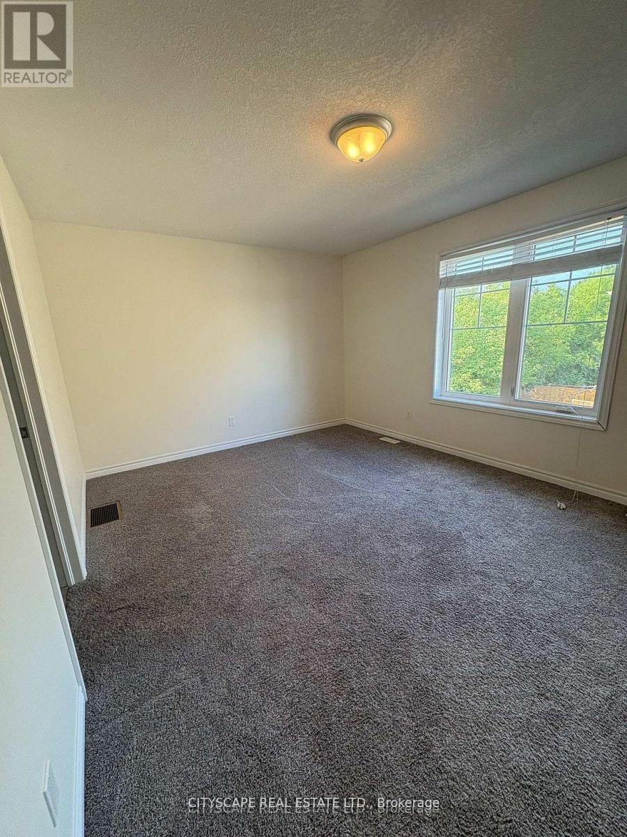 11 - 10 Dufferin Street, Norwich, Ontario  N0J 1P0 - Photo 9 - X12529192