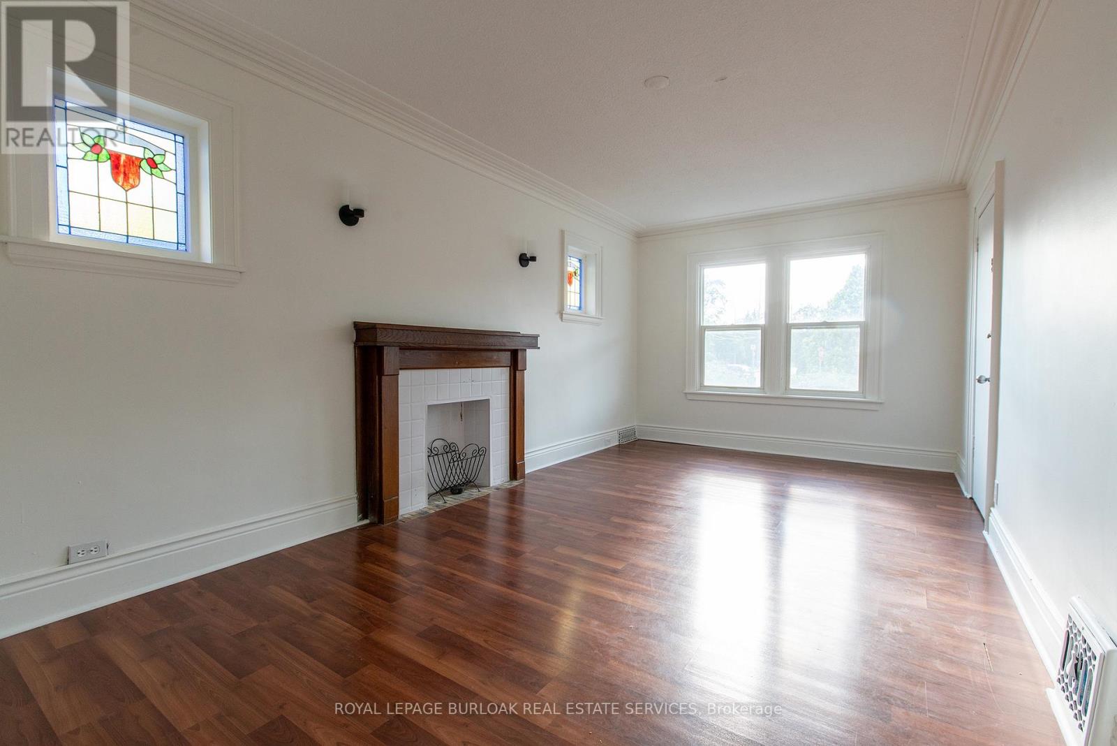 49 Province Street S, Hamilton, Ontario  L8K 2K7 - Photo 2 - X12529244