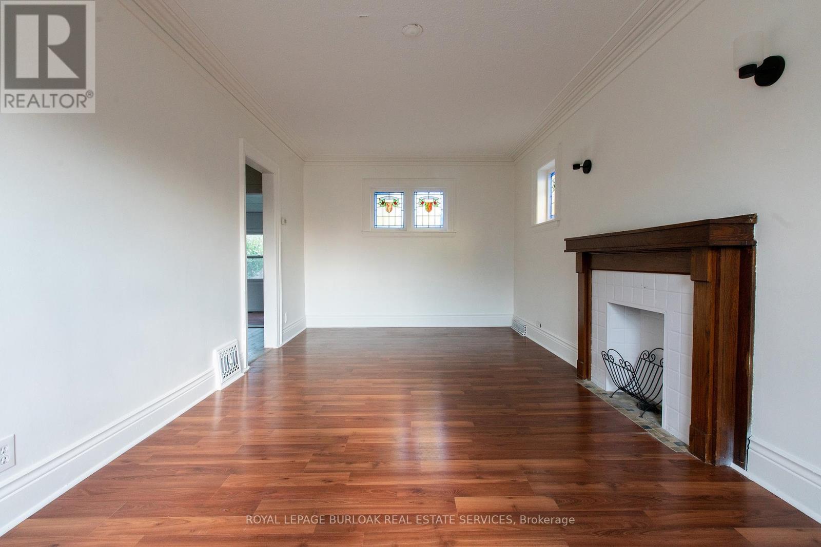 49 Province Street S, Hamilton, Ontario  L8K 2K7 - Photo 4 - X12529244