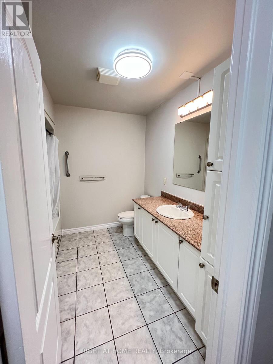 403 - 135 James Street S, Hamilton, Ontario  L8P 2Z6 - Photo 5 - X12529350