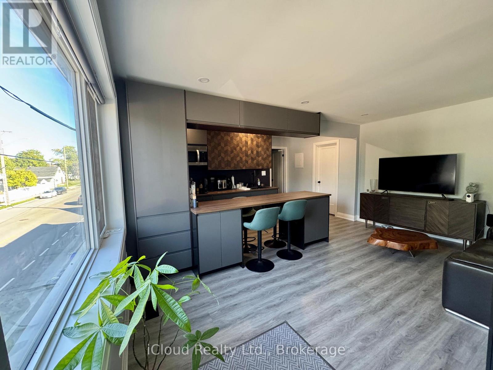 78 MELVIN AVENUE, Hamilton, Ontario