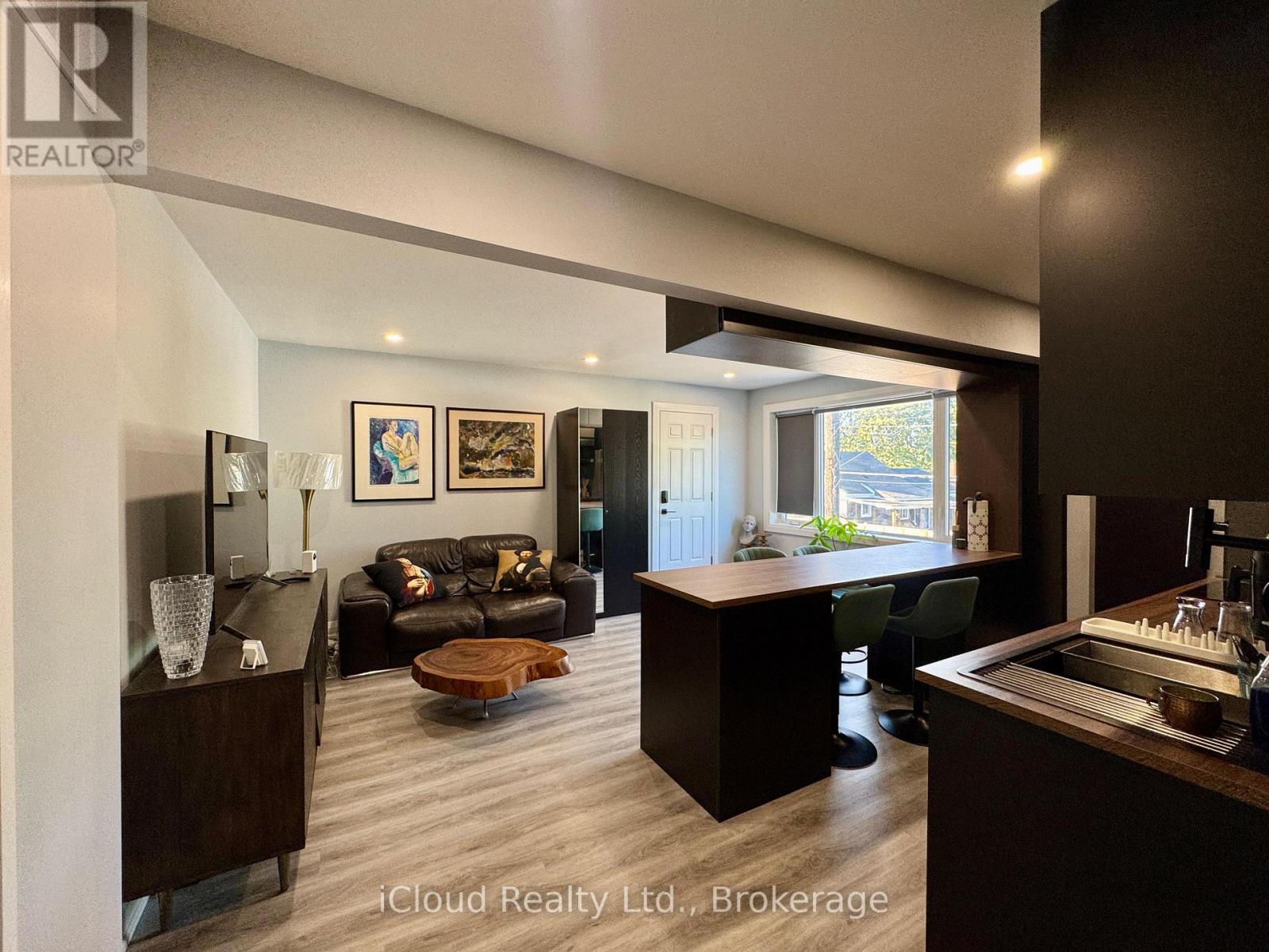 78 Melvin Avenue, Hamilton, Ontario  L8H 2J5 - Photo 2 - X12529360