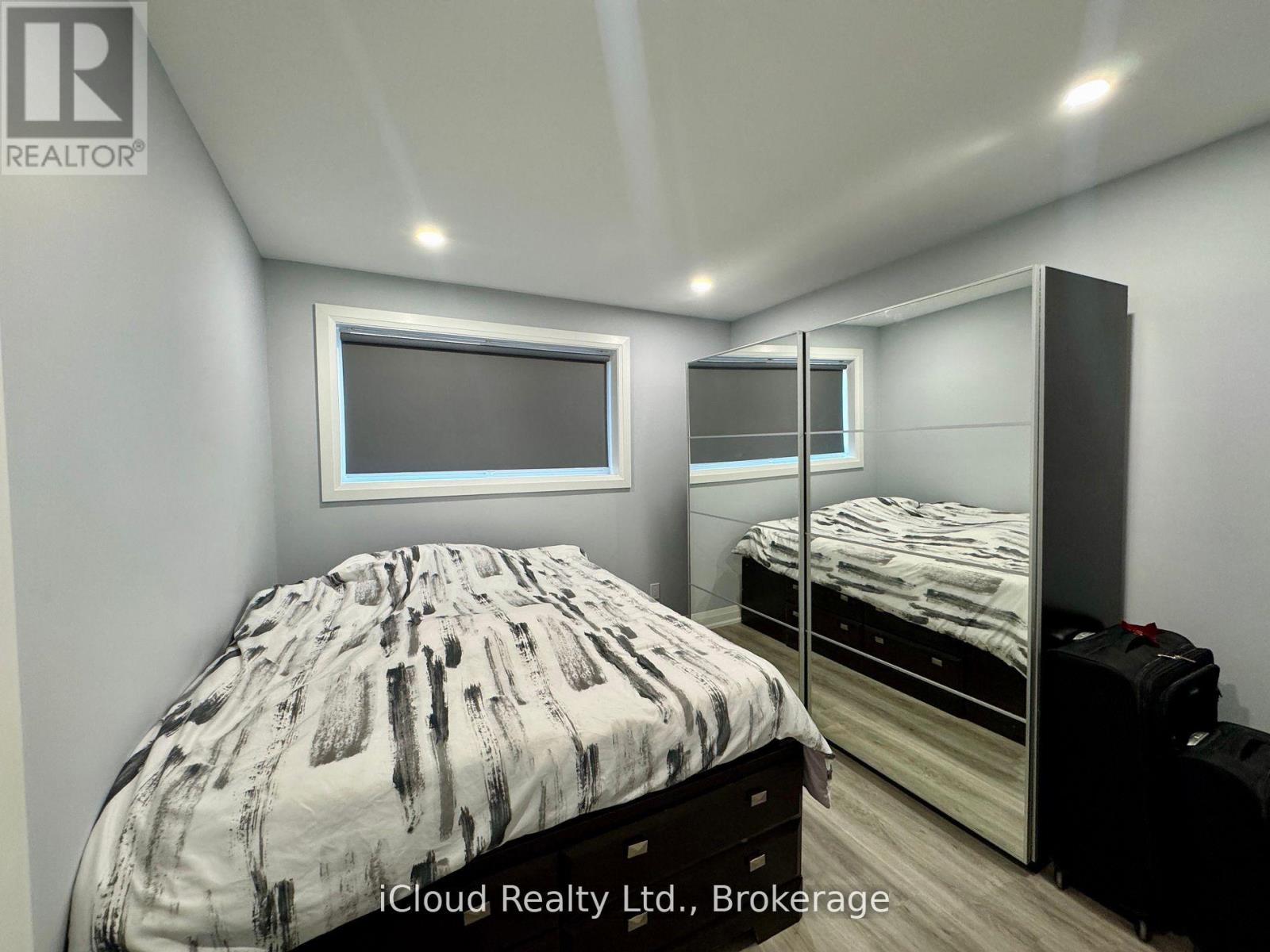 78 Melvin Avenue, Hamilton, Ontario  L8H 2J5 - Photo 4 - X12529360