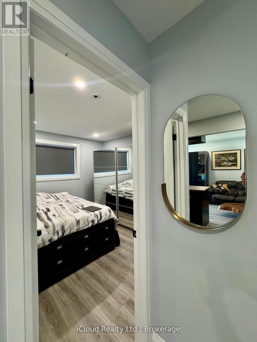 78 Melvin Avenue, Hamilton, Ontario  L8H 2J5 - Photo 5 - X12529360