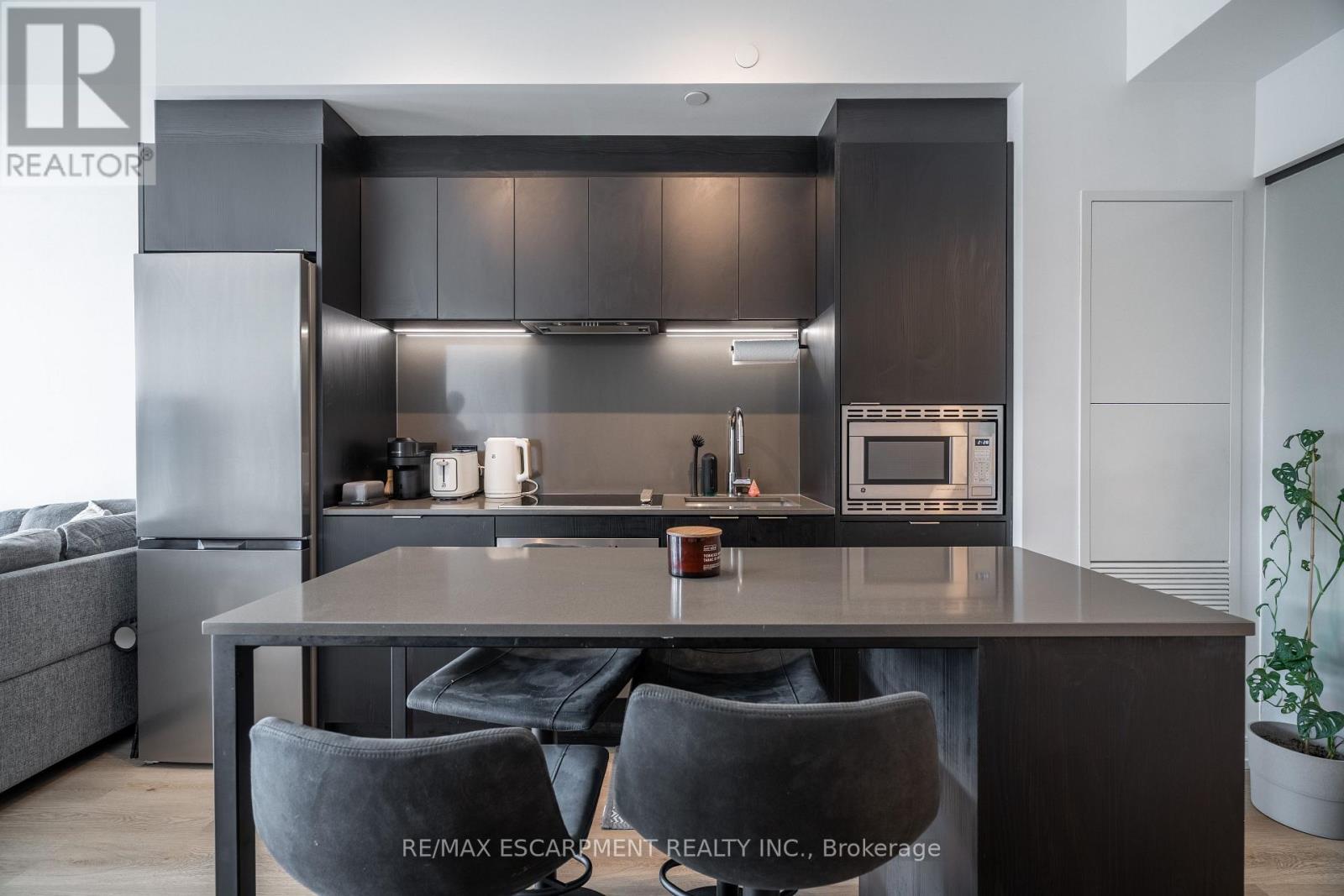 1504 - 1 Jarvis Street, Hamilton, Ontario  L8R 0A8 - Photo 4 - X12528264