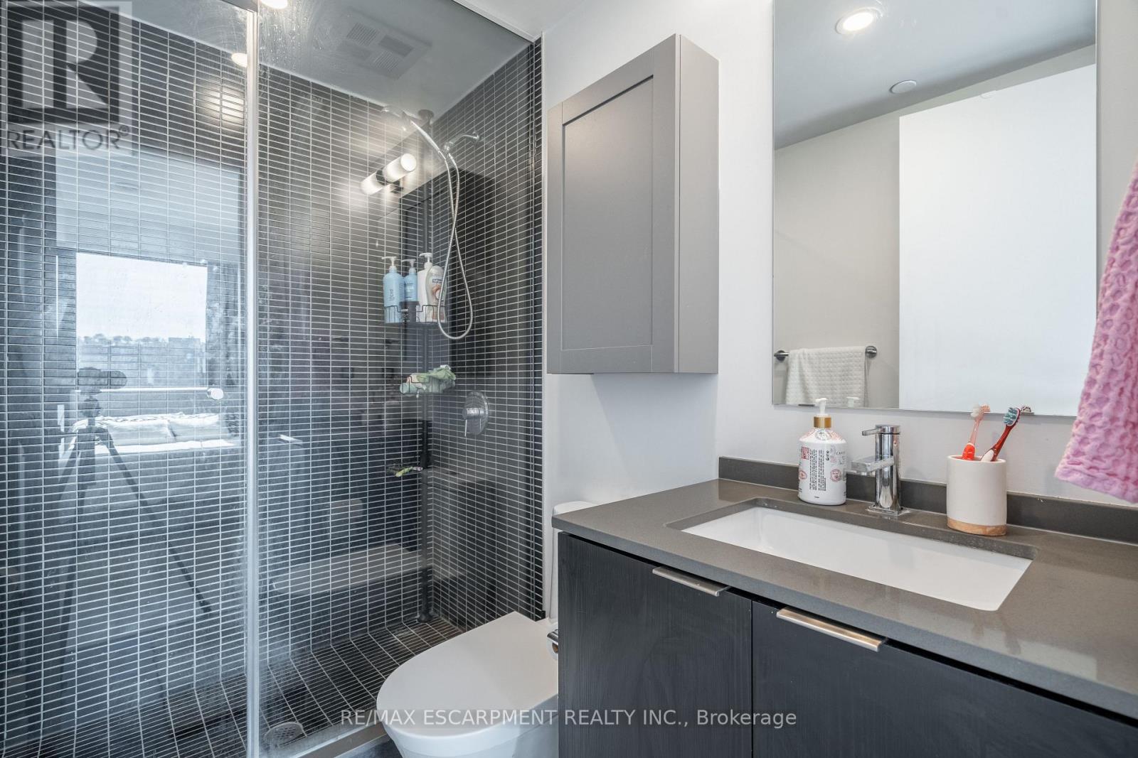 1504 - 1 Jarvis Street, Hamilton, Ontario  L8R 0A8 - Photo 11 - X12528264