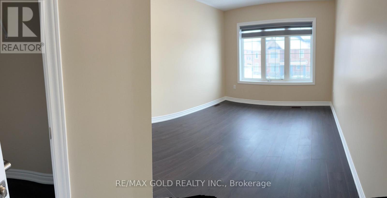 2242 Grainger Loop, Innisfil, Ontario  L9S 0N1 - Photo 9 - N12418639