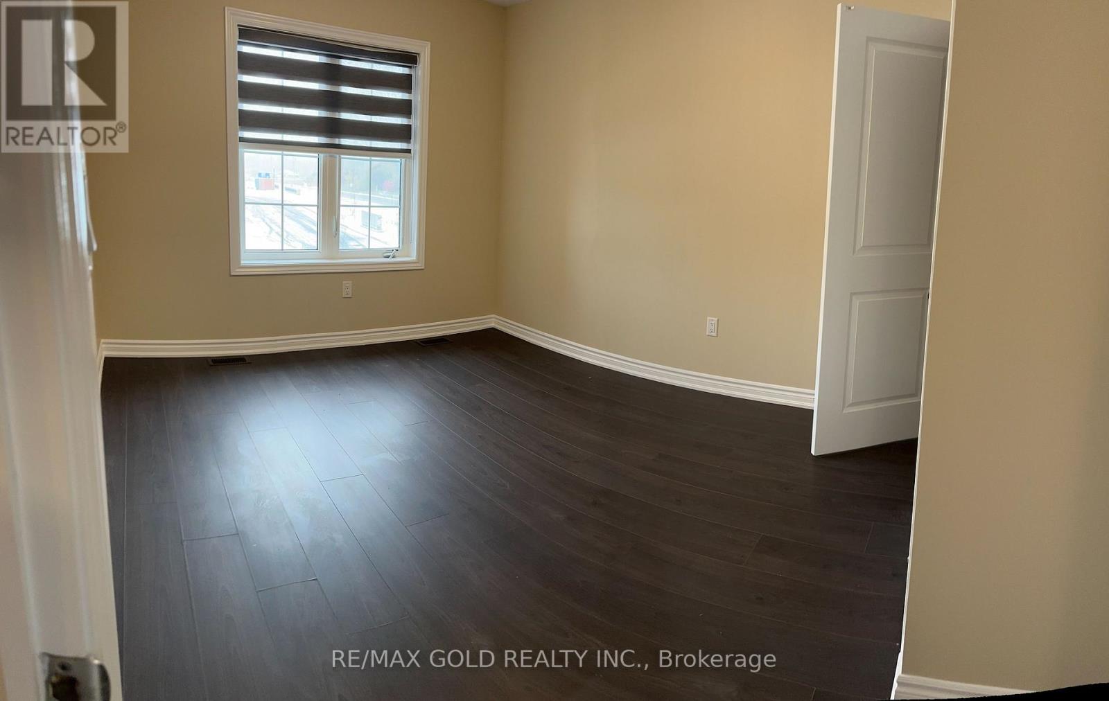 2242 Grainger Loop, Innisfil, Ontario  L9S 0N1 - Photo 8 - N12418639