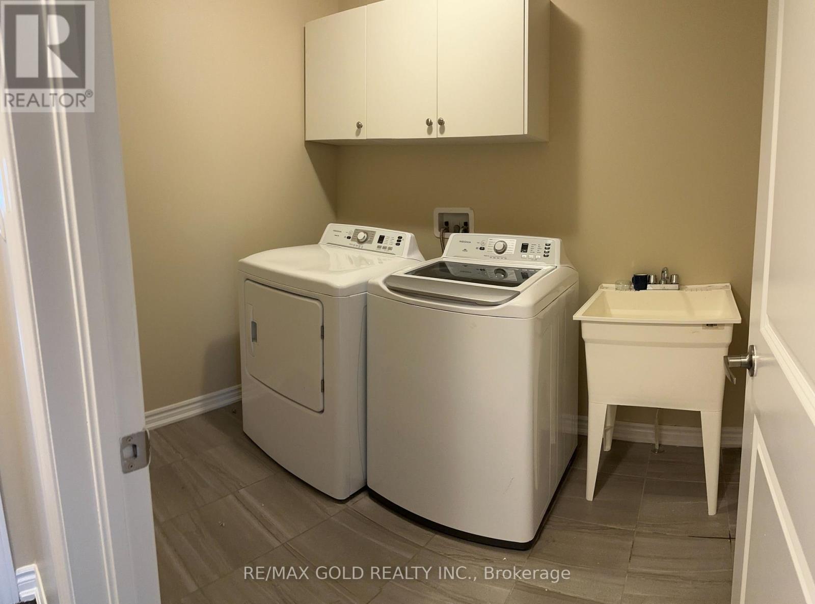 2242 Grainger Loop, Innisfil, Ontario  L9S 0N1 - Photo 11 - N12418639