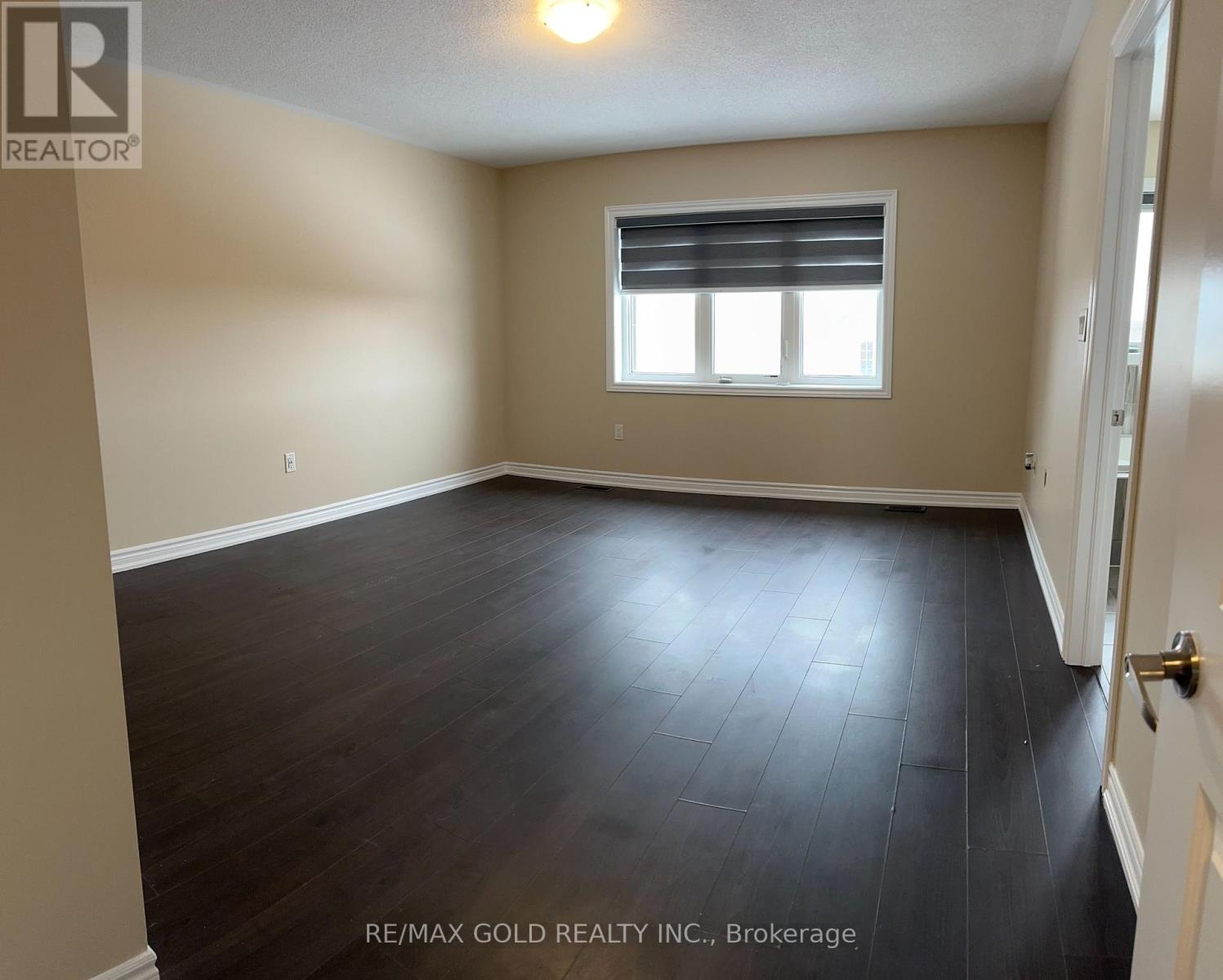 2242 Grainger Loop, Innisfil, Ontario  L9S 0N1 - Photo 4 - N12418639