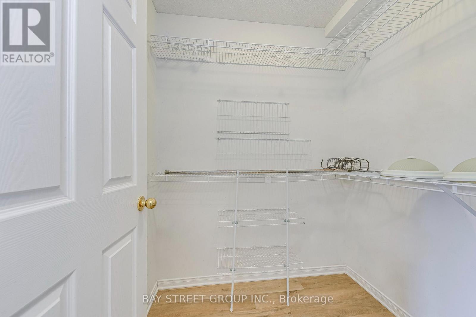 102 - 5260 Mcfarren Boulevard, Mississauga, Ontario  L5M 7J3 - Photo 26 - W12488338