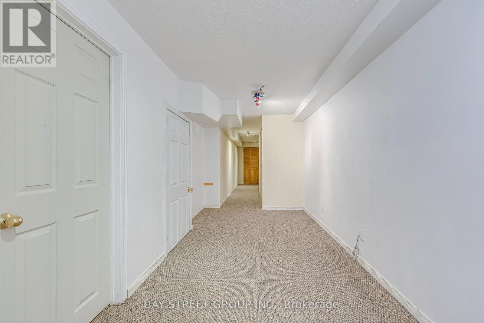 102 - 5260 Mcfarren Boulevard, Mississauga, Ontario  L5M 7J3 - Photo 37 - W12488338