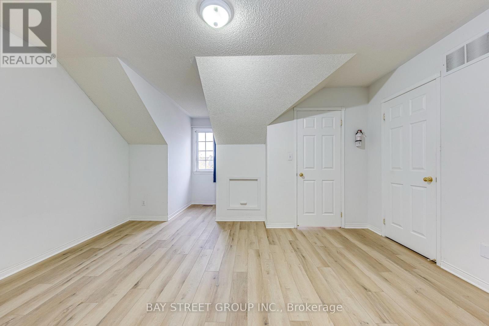 102 - 5260 Mcfarren Boulevard, Mississauga, Ontario  L5M 7J3 - Photo 31 - W12488338