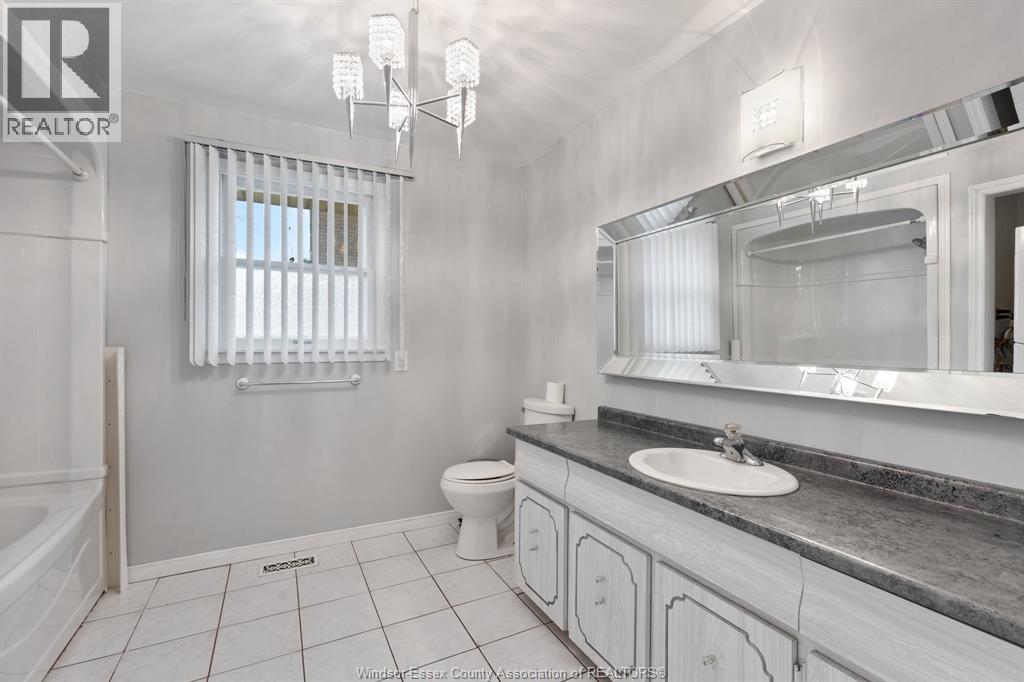 34 Spring Court, Amherstburg, Ontario  N9V 3A9 - Photo 9 - 25028439