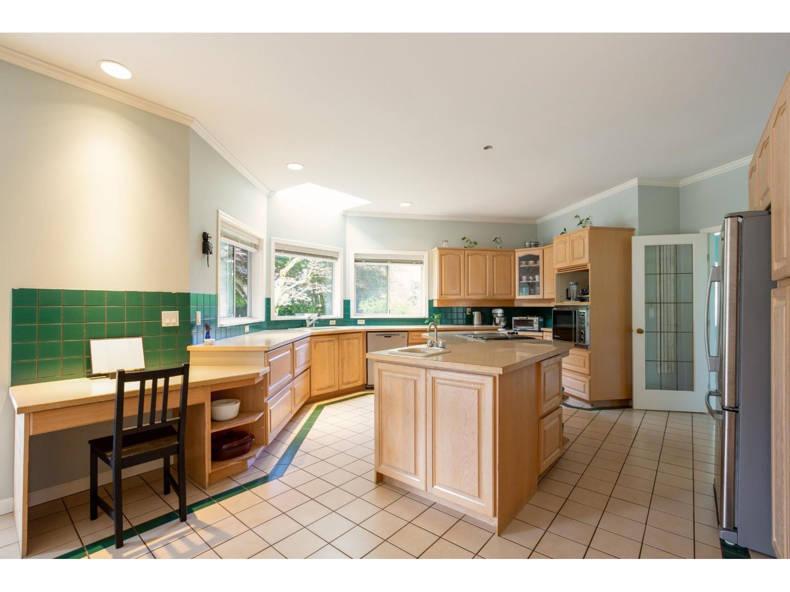 13028 19a Avenue, Surrey, British Columbia  V4A 8A8 - Photo 12 - R3066085