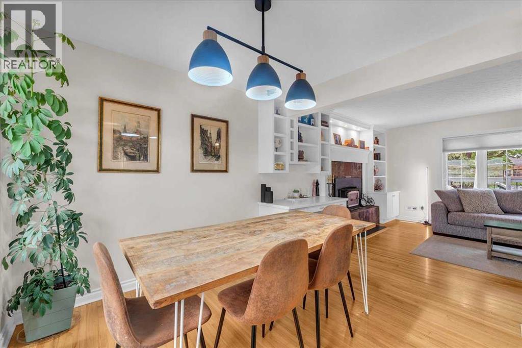 85 Warwick Drive Sw, Calgary, Alberta  T3C 2R5 - Photo 1 - A2254403