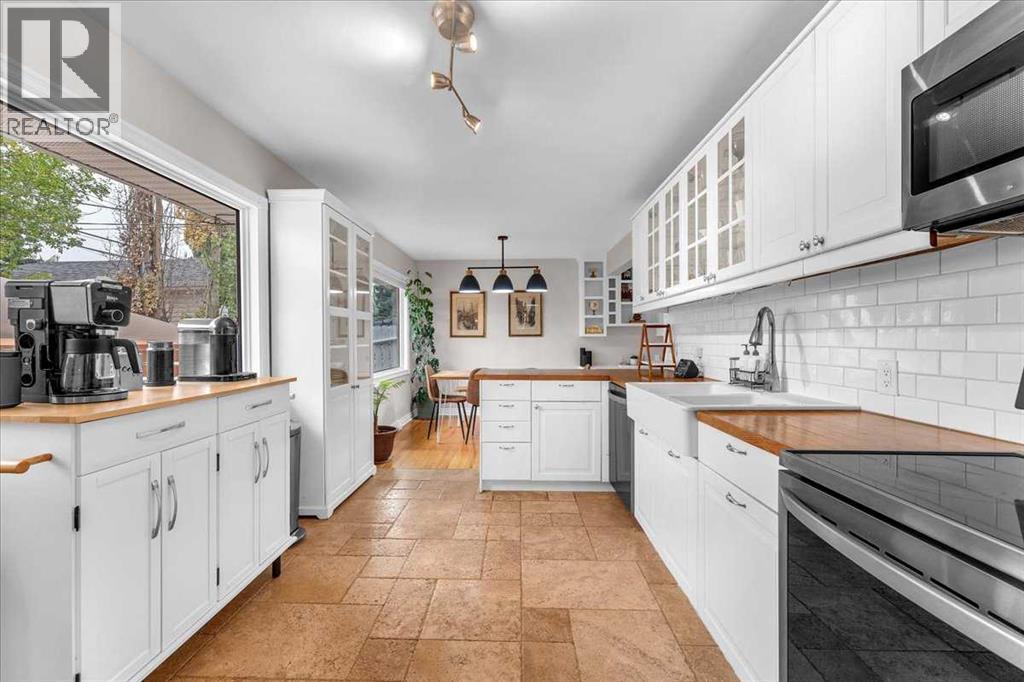 85 Warwick Drive Sw, Calgary, Alberta  T3C 2R5 - Photo 4 - A2254403