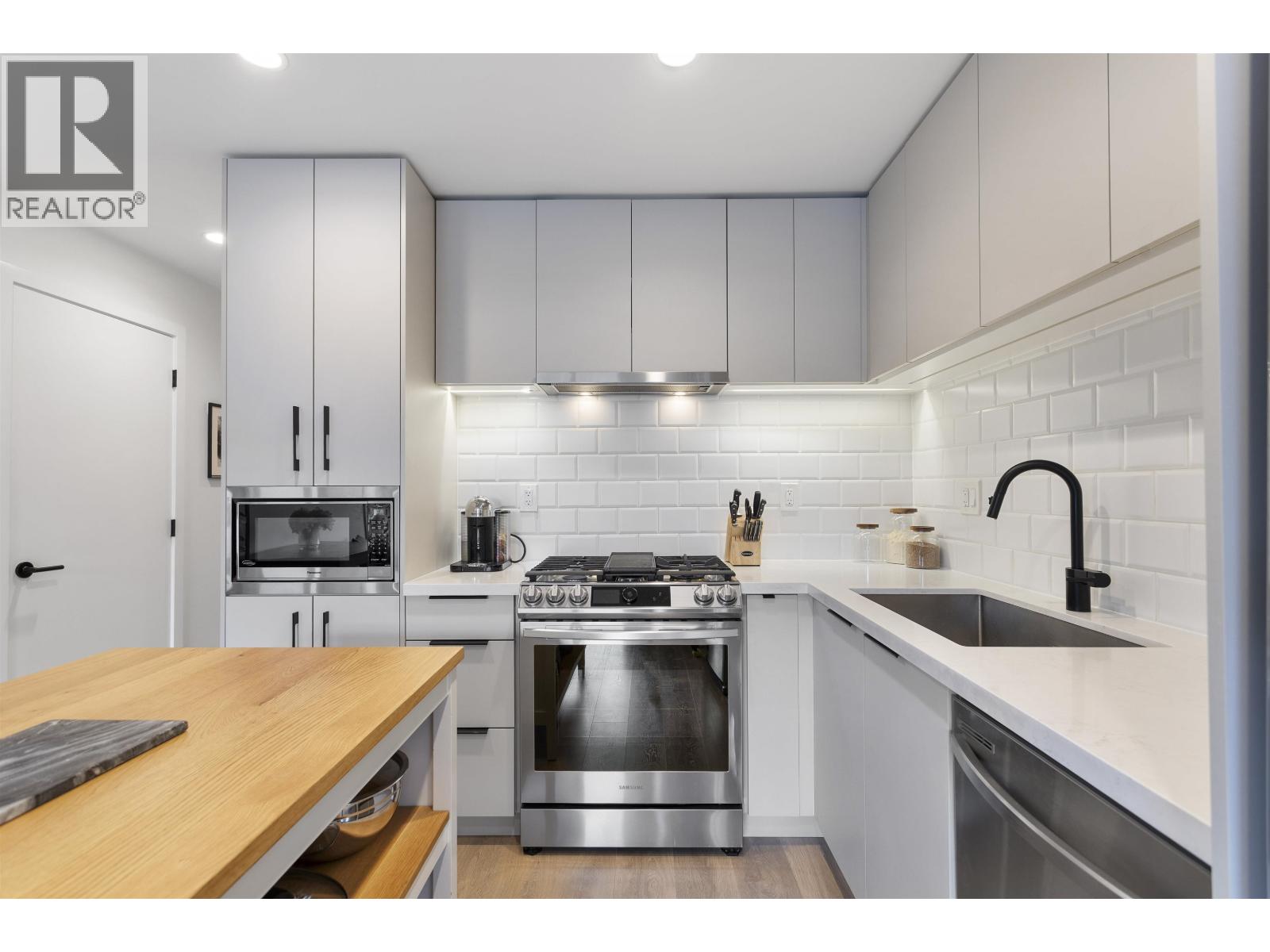 301 3018 St George Street, Port Moody, British Columbia V3H 0L4 - Photo 4 - R3060984