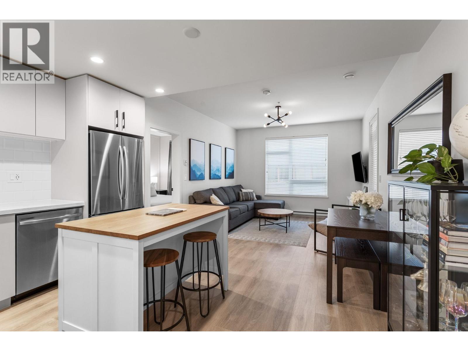 301 3018 ST GEORGE STREET, Port Moody, British Columbia