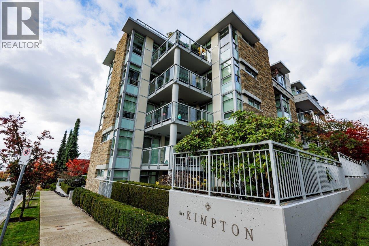 108 210 W 13TH STREET, North Vancouver, British Columbia