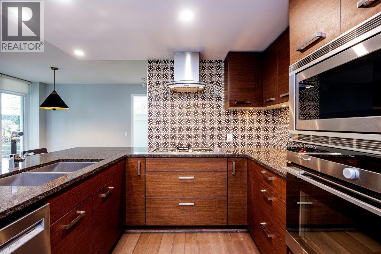 108 210 W 13th Street, North Vancouver, British Columbia  V7M 1N7 - Photo 3 - R3066092